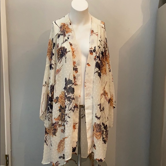 Maurices Tops - Maurices floral duster